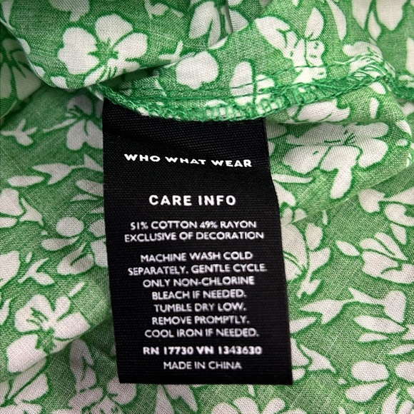 NWT Who What Wear High Keyhole Neck Floral Blouse Size Large - Picture 8 of 11